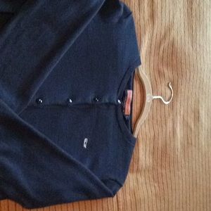 Vineyard vine sweater